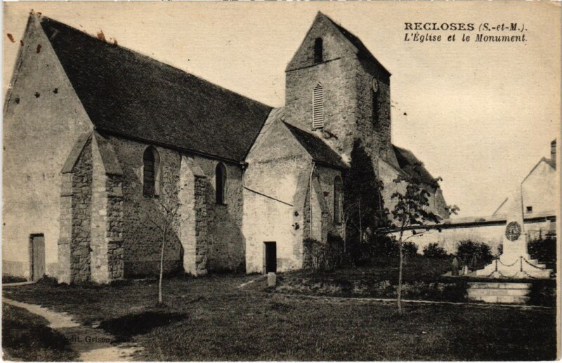 Carte postale ancienne Recloses L'Eglise et le Monument France à Recloses