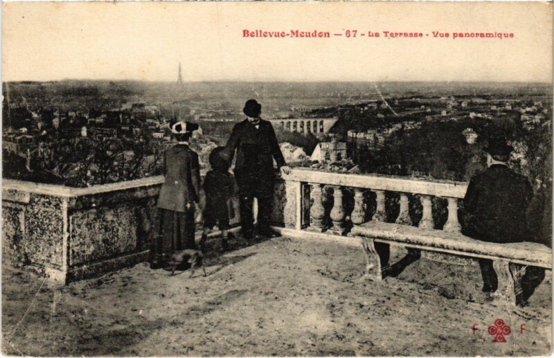 Carte postale ancienne La Terrasse, Vue panoramique à Meudon