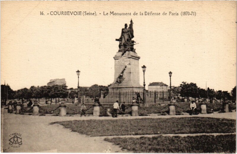Carte postale ancienne Courbevoie Monument de la Defense à Courbevoie