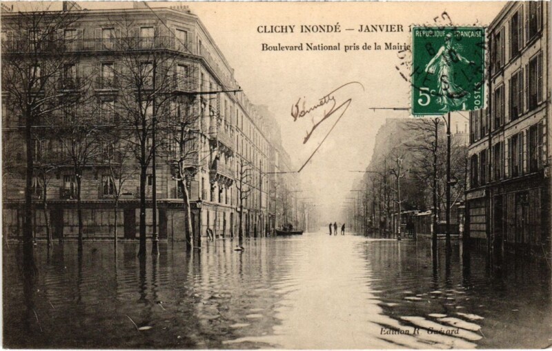 Carte postale ancienne Clichy inondé - Janvier 1910 - Boulevard National pris de la Mairie à Clichy