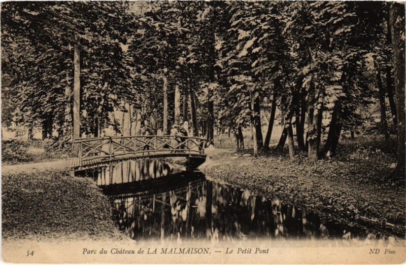 Carte postale ancienne Malmaison Parc du Chateau Petit Pont