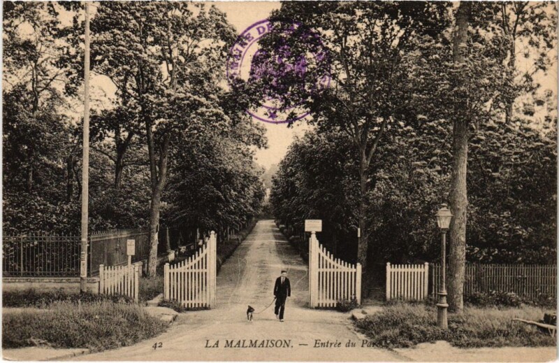 Carte postale ancienne Malmaison Entree du Parc