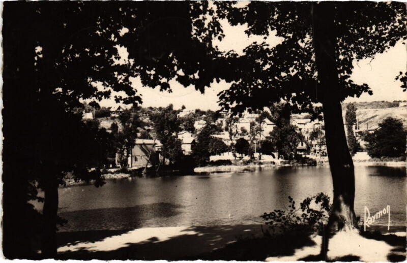 Carte postale ancienne Le Plessis Robinson Etang Colbert au Plessis-Robinson