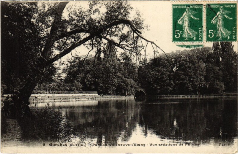 Carte postale ancienne Garches Parc de Villeneuve l'Etang à Garches