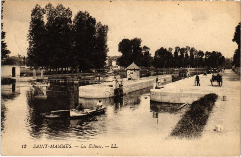 Carte postale ancienne Saint-Mammes Les Ecluses France
