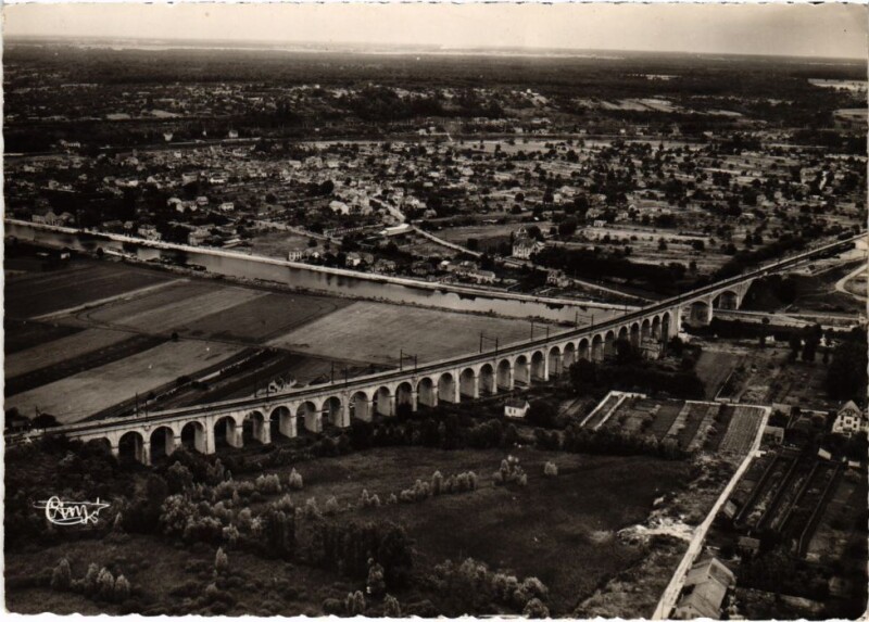 Carte postale ancienne Saint-Mammes Vue aerienne du Viaduc France