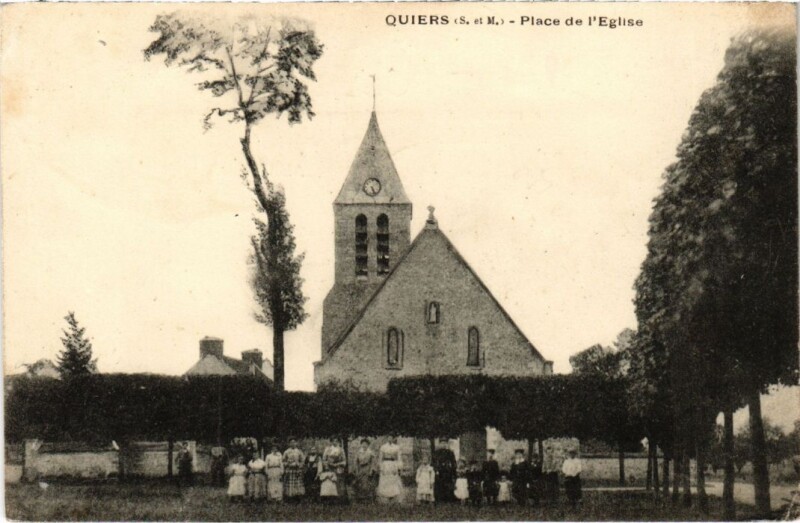 Carte postale ancienne Quiers Place de l'Eglise France à Quiers