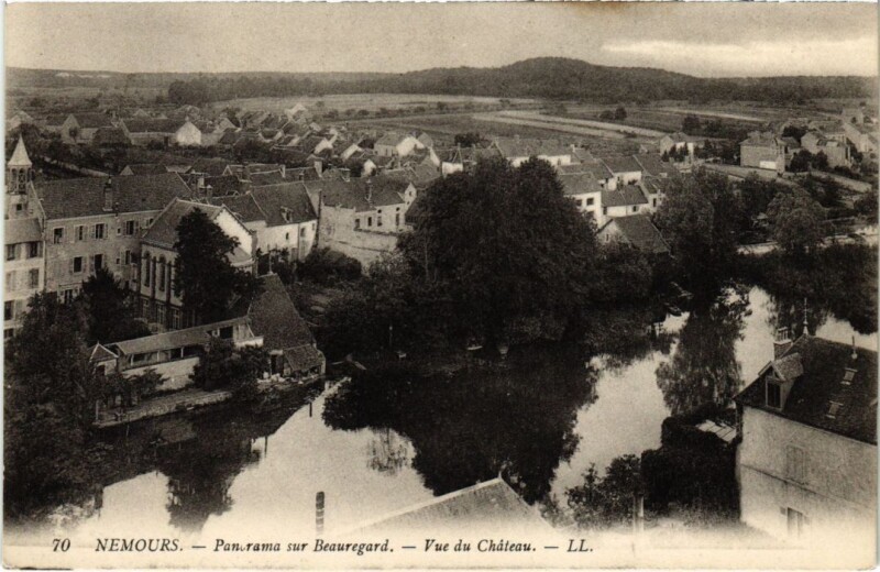 Carte postale ancienne Nemours Panorama s Beauregard, Vue du Chateau France à Nemours