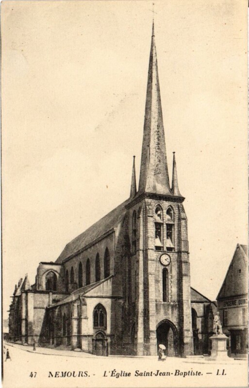 Carte postale ancienne Nemours L'Eglise Saint-Jean Baptiste France à Nemours
