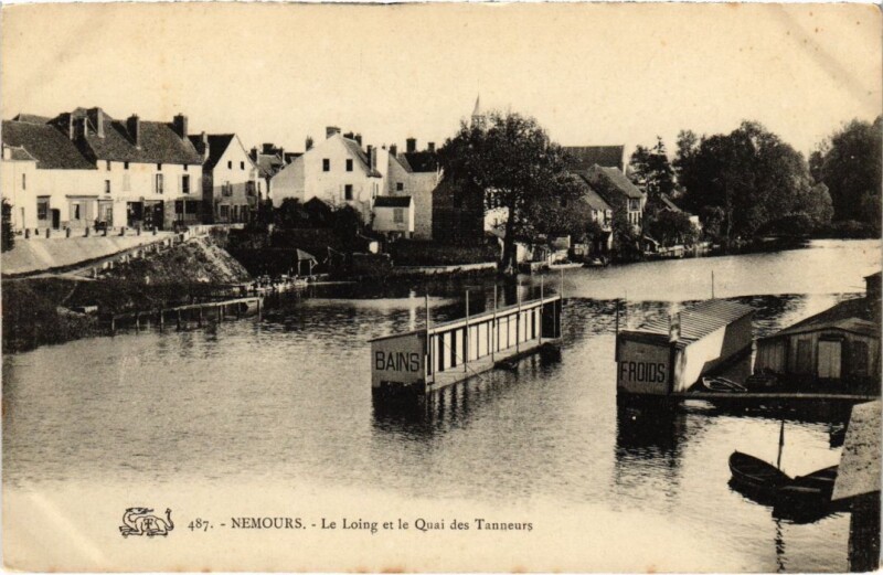Carte postale ancienne Nemours Le Loing et le Quai des Tanneurs France à Nemours