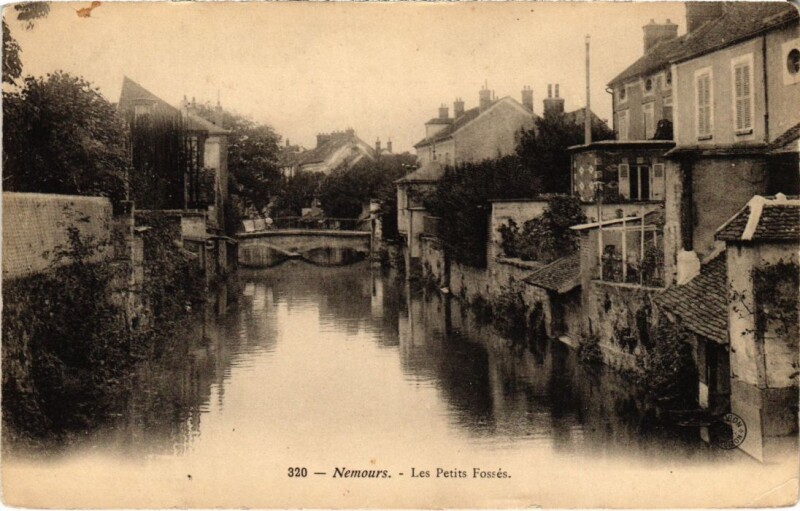 Carte postale ancienne Nemours Les Petits Fosses France à Nemours