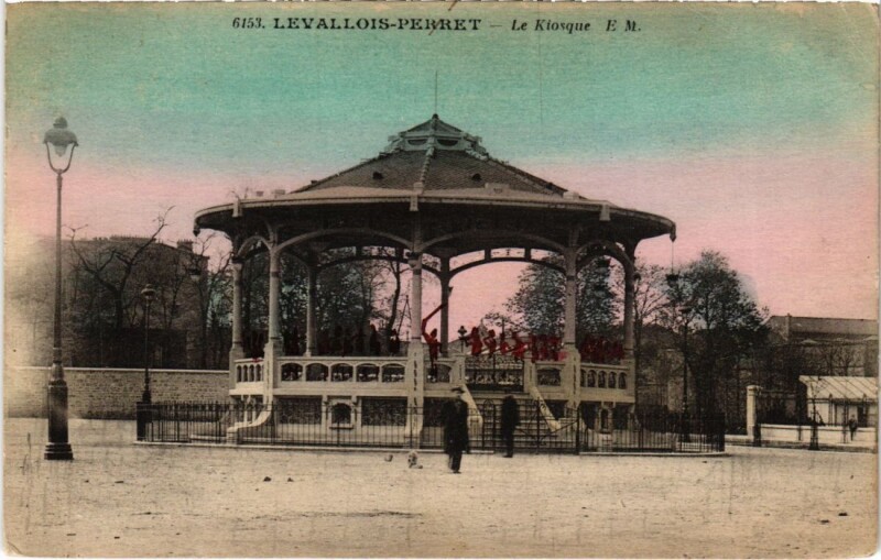 Carte postale ancienne Levallois Le Kiosque