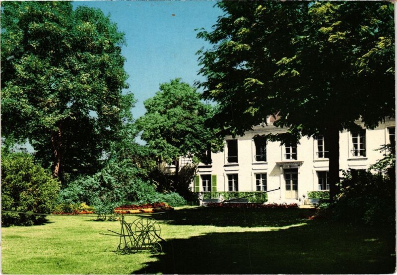 Carte postale ancienne Levallois Le Square