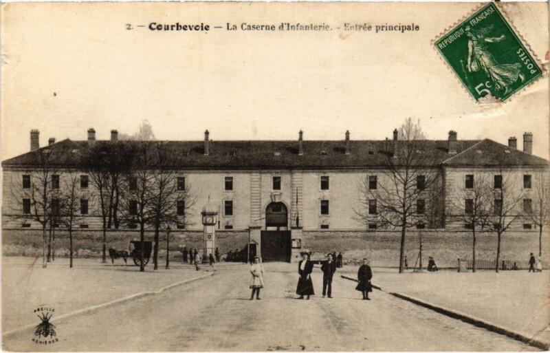 Carte postale ancienne Courbevoie Caserne d'Infanterie, entree à Courbevoie