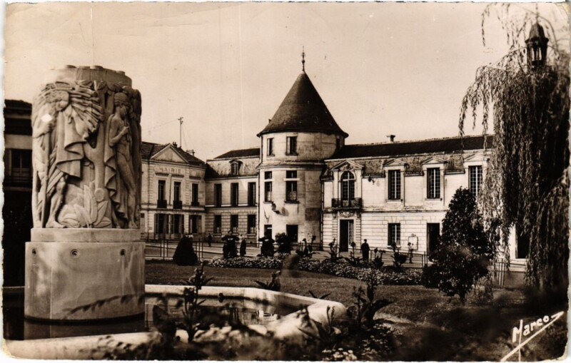 Carte postale ancienne Clamart La Mairie à Clamart