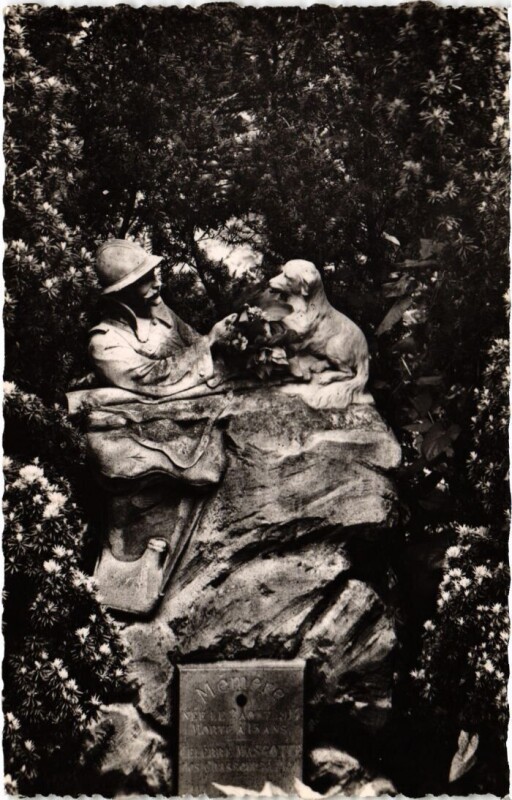 Carte postale ancienne Asnieres Cimetiere des Chiens La Mascotte