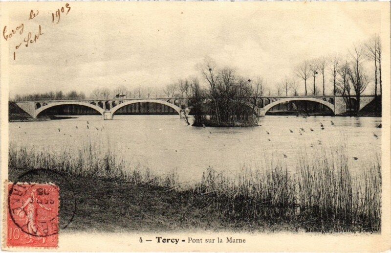 Carte postale ancienne Pont sur la Marne à Torcy