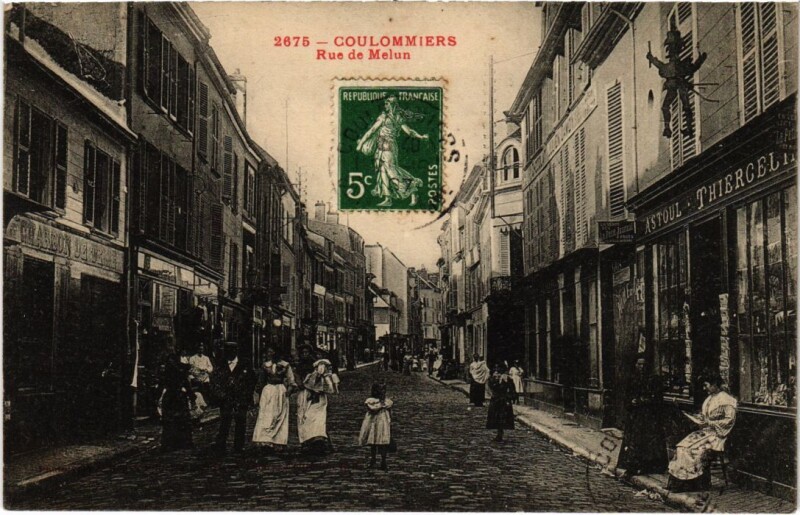 Carte postale ancienne Coulommiers Rue de Melun France à Coulommiers