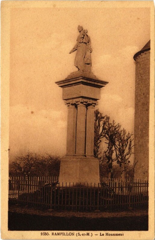Carte postale ancienne Rampillon Le Monument France à Rampillon