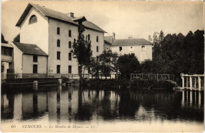 Carte postale ancienne Nemours Le Moulin de Doyers France à Nemours
