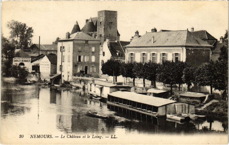 Carte postale ancienne Nemours Le Chateau et le Loing France à Nemours