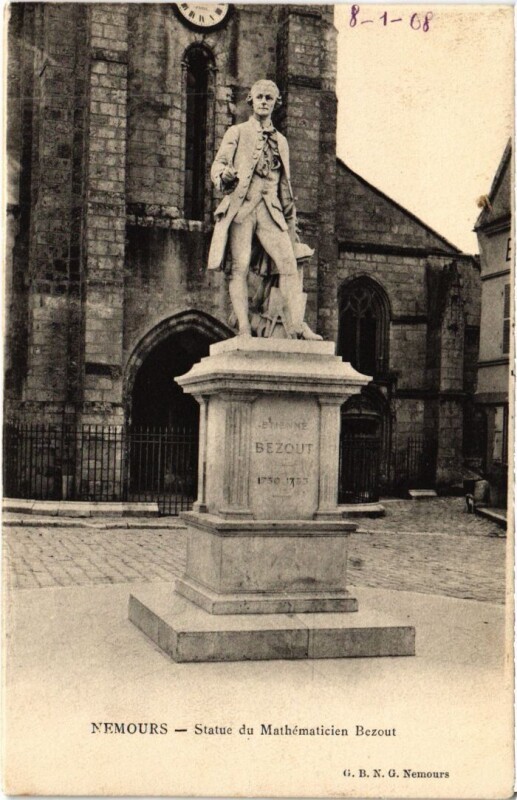 Carte postale ancienne Nemours Statue du Mathematicien Bezout France à Nemours