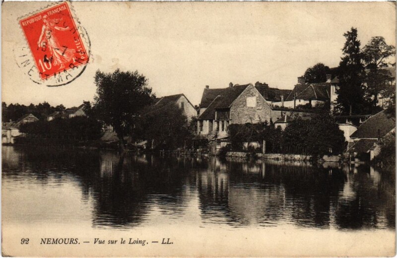 Carte postale ancienne Nemours Vue sur le Loing France à Nemours