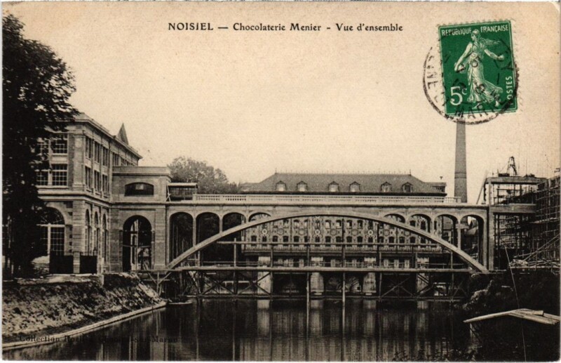 Carte postale ancienne Noisiel Chocolaterie Menier, Vue d'ensemble France à Noisiel