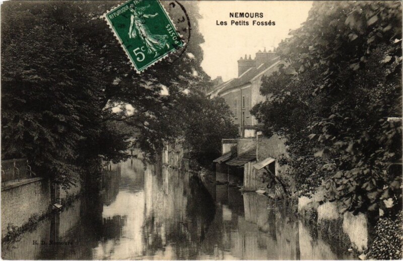 Carte postale ancienne Nemours Les Petits Fosses France à Nemours