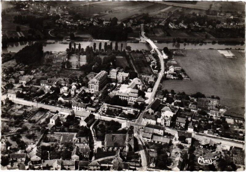 Carte postale ancienne St.Jean les Deux Jumeaux Vue generale aerienne France à Meaux