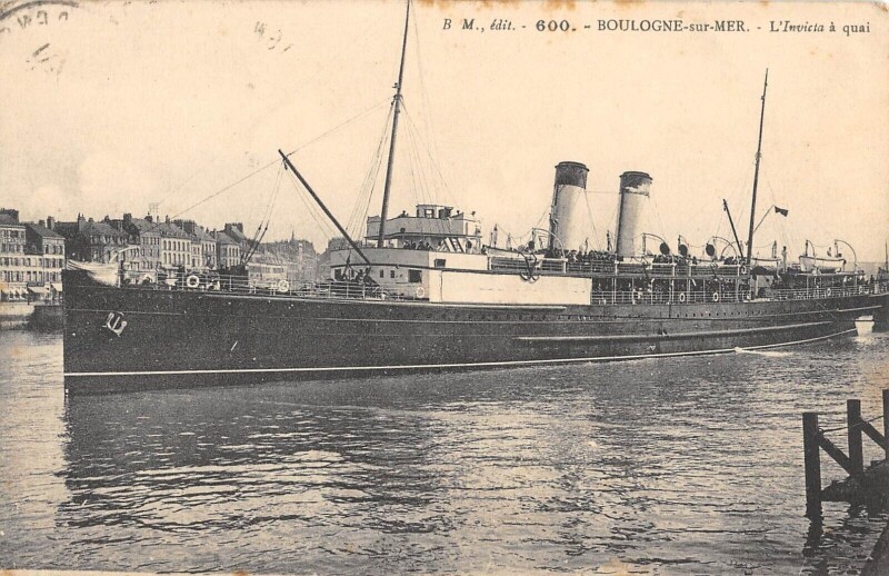 Carte postale ancienne Boulogne Sur Mer L'Invicta A Quai à Boulogne-sur-Mer