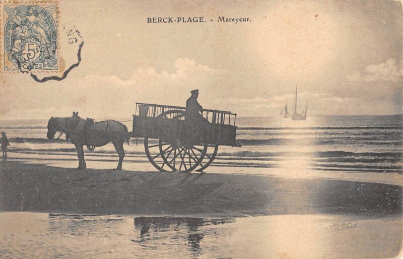 Carte postale ancienne Berck Plage Mareyeur à Berck
