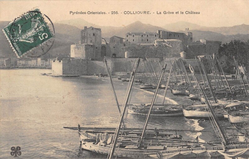 Carte postale ancienne Collioure La Greve Et Le Chateau à Collioure