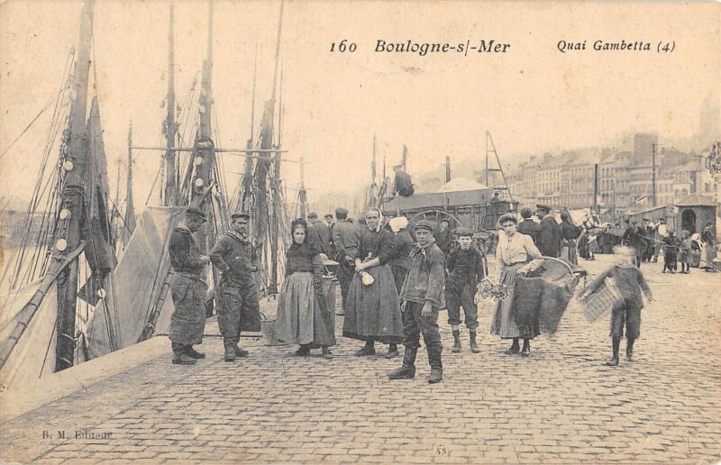 Carte postale ancienne Boulogne Sur Mer Quai Gambetta à Boulogne-sur-Mer
