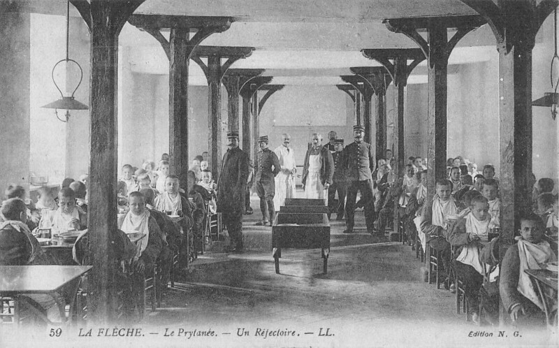 Carte postale ancienne La Fleche Le Prytanee Un Refectoire