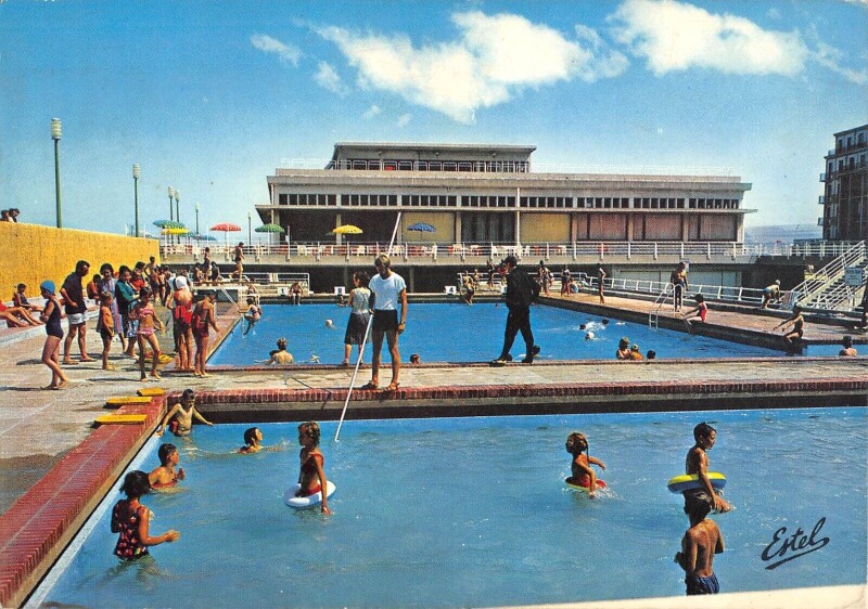 Carte postale ancienne Le Treport La Piscine Et Le Casino