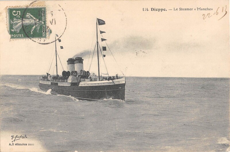 Carte postale ancienne Dieppe Le Steamer Manche à Dieppe
