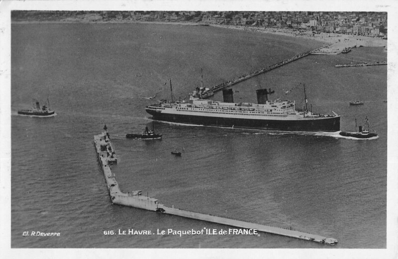 Carte postale ancienne Le Havre Paquebot Ile De France au Havre
