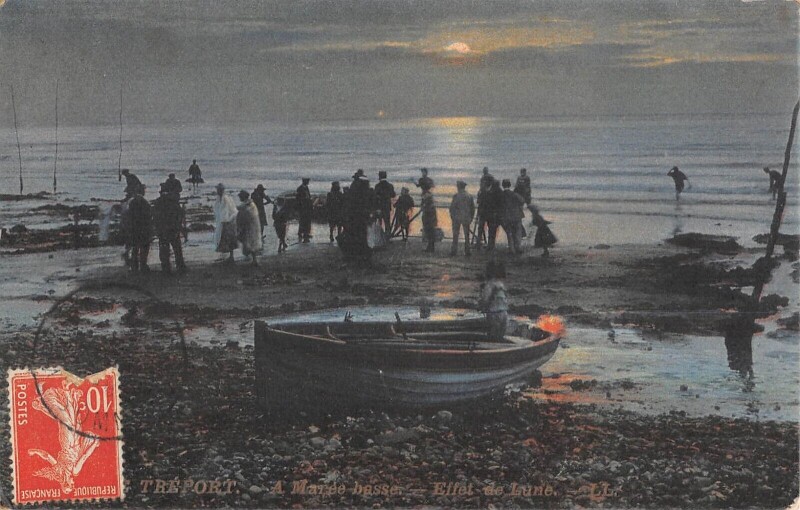 Carte postale ancienne Le Treport A Maree Basse Effet De Lune