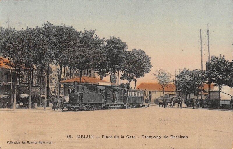 Carte postale ancienne Melun Place De La Gare Tramway De Barbizon à Barbizon