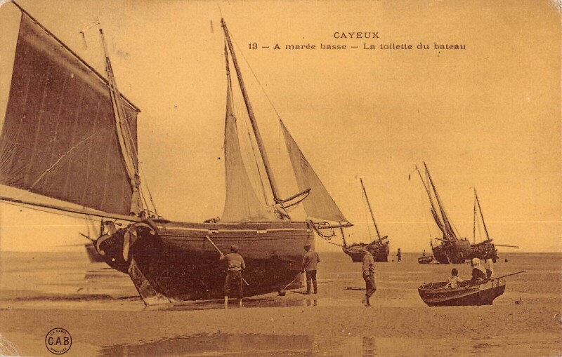 Carte postale ancienne Cayeux A Maree Basse La Toilette Du Bateau