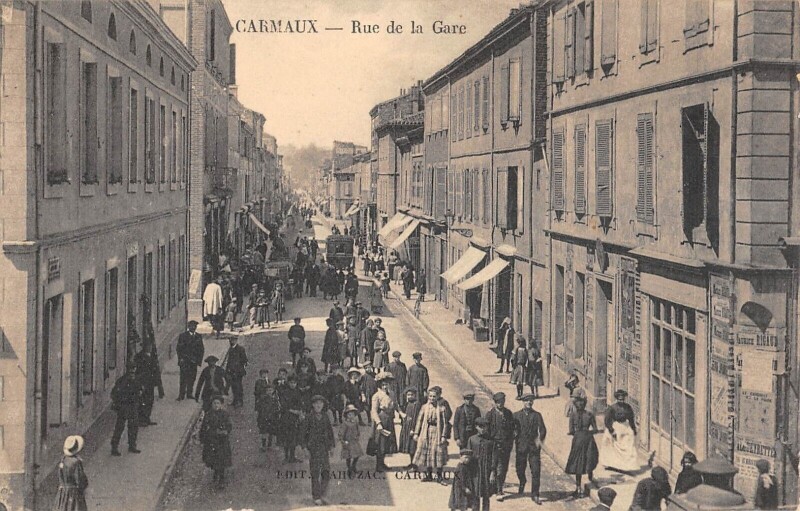 Carte postale ancienne Carmaux Rue De La Gare à Carmaux
