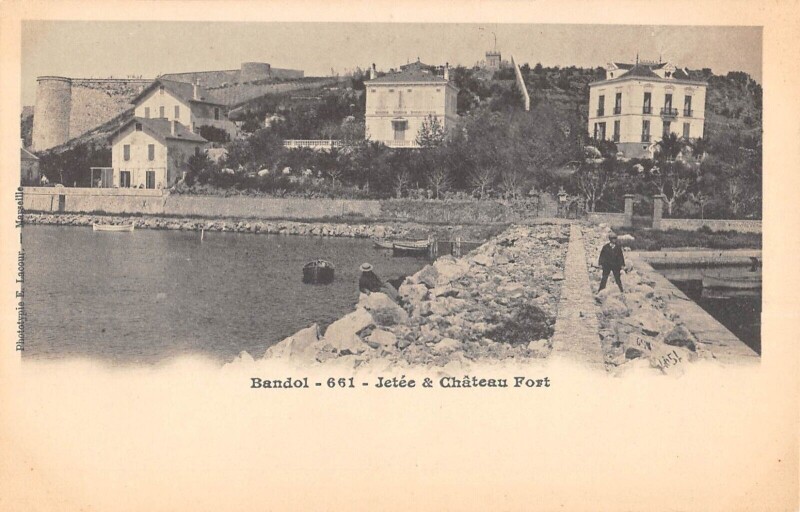 Carte postale ancienne Bandol La Jetee à Bandol