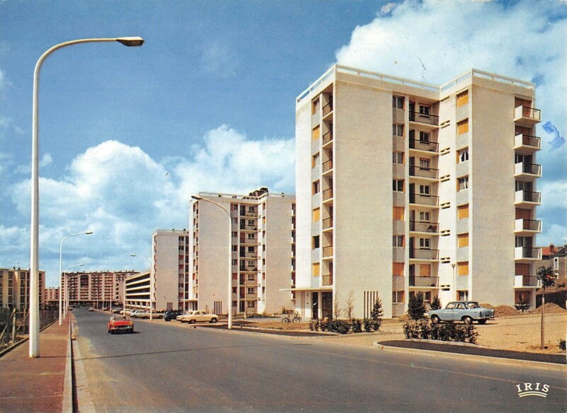 Carte postale ancienne Chatellerault Avenue Du Professeur Guerin
