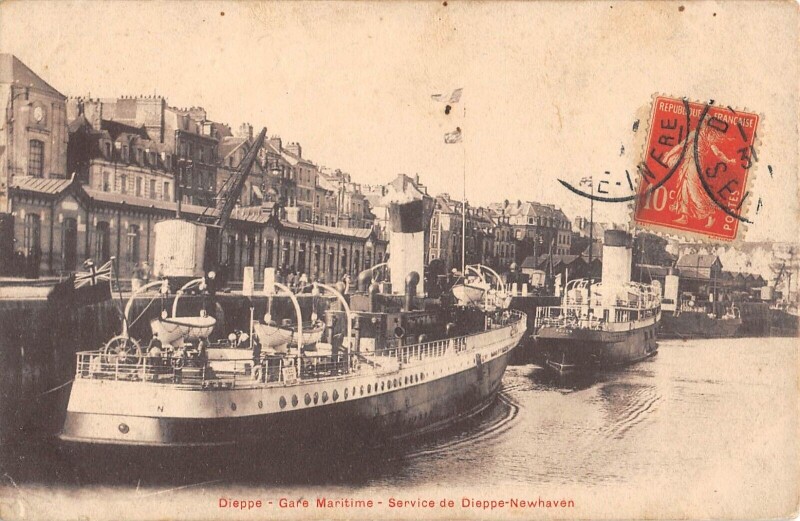 Carte postale ancienne Dieppe Gare Maritime Service Dieppe Newhaven à Dieppe