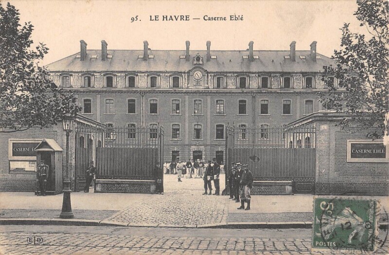 Carte postale ancienne Le Havre Caserne Heble au Havre