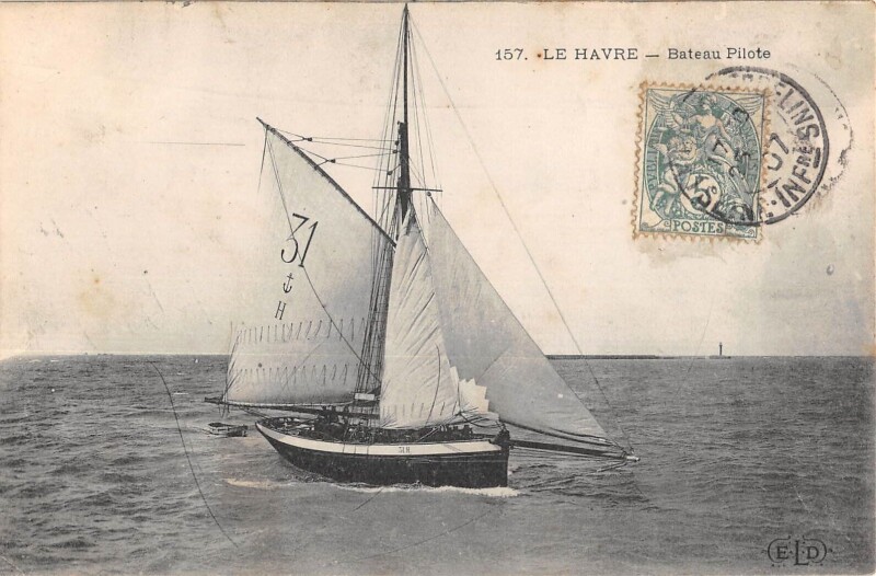 Carte postale ancienne Le Havre Bateau Pilote au Havre