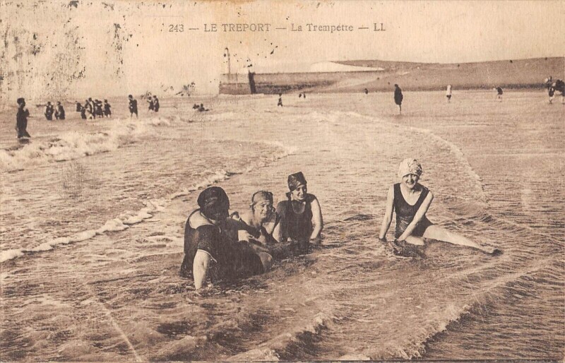 Carte postale ancienne Le Treport La Trempette