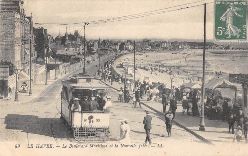 Carte postale ancienne Le Havre Boulevard Maritime Nouvelle Jetee au Havre