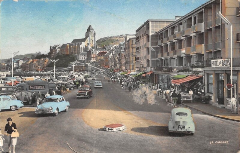 Carte postale ancienne Le Treport Quai Francois 1ER
